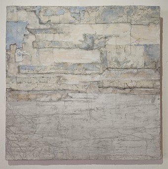 &ldquo;Strappo il passato- Un improvviso sole- fa capolino-&rdquo;